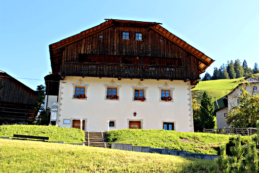 Casa natale di Freinademetz a Oies, Val Badia